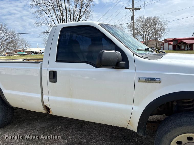 image for item FC5539 2005 Ford F250 Super Duty pickup truck