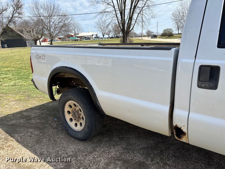 image for item FC5539 2005 Ford F250 Super Duty pickup truck