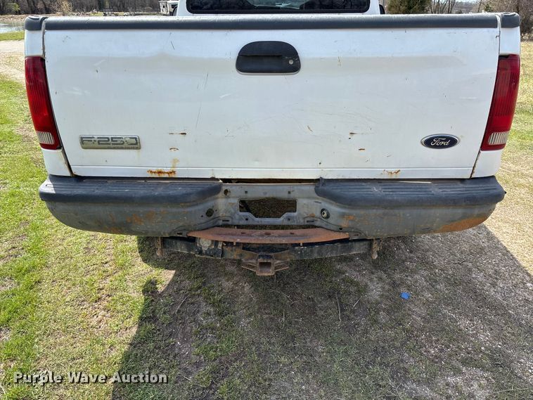 image for item FC5539 2005 Ford F250 Super Duty pickup truck