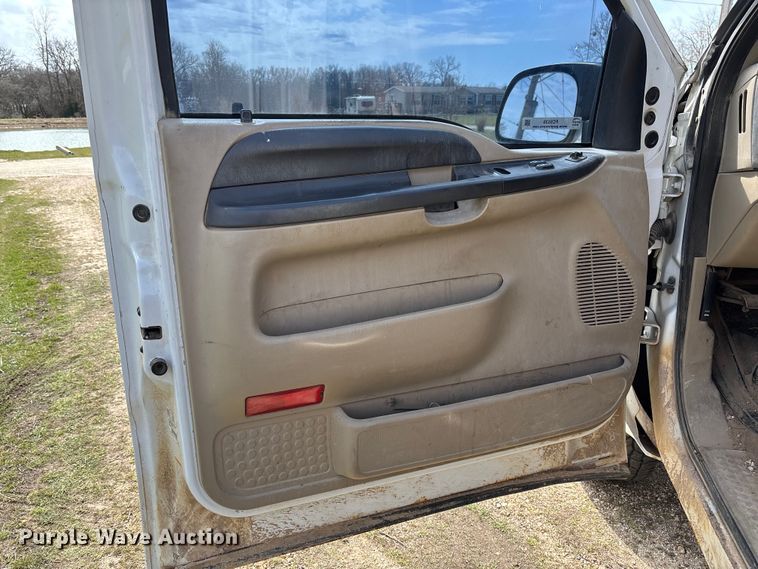 image for item FC5539 2005 Ford F250 Super Duty pickup truck