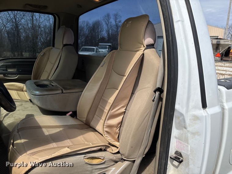 image for item FC5539 2005 Ford F250 Super Duty pickup truck