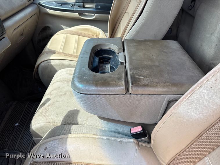 image for item FC5539 2005 Ford F250 Super Duty pickup truck