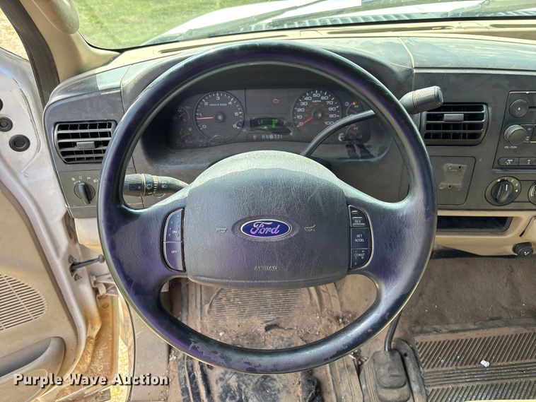 image for item FC5539 2005 Ford F250 Super Duty pickup truck