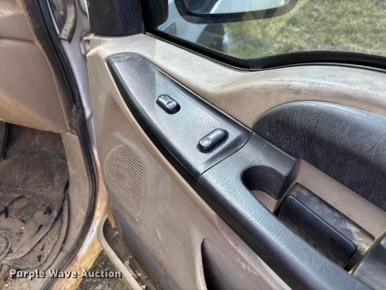 image for item FC5539 2005 Ford F250 Super Duty pickup truck