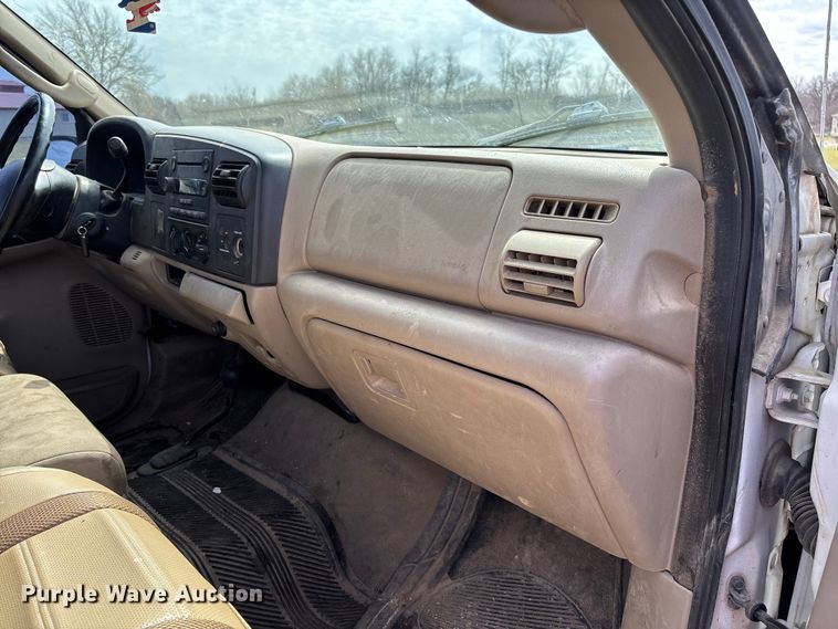 image for item FC5539 2005 Ford F250 Super Duty pickup truck