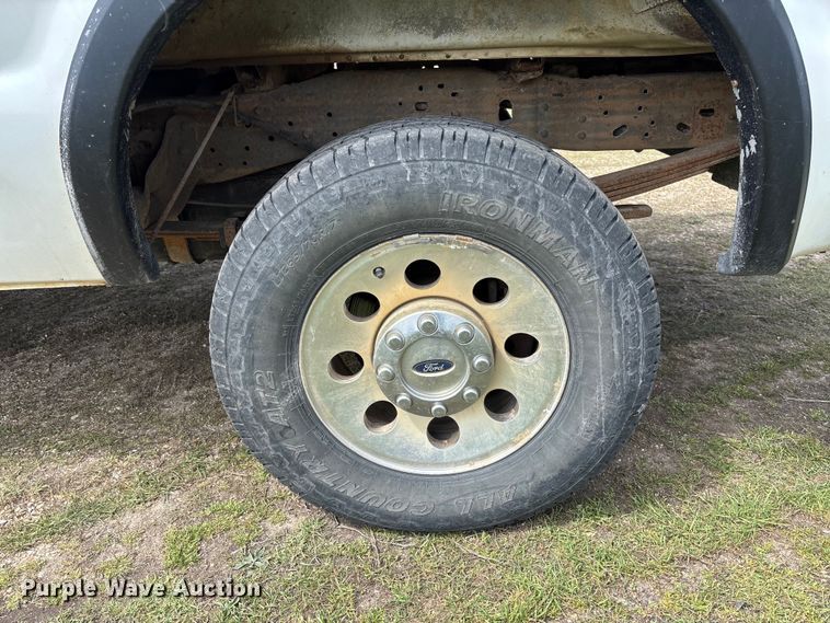 image for item FC5539 2005 Ford F250 Super Duty pickup truck