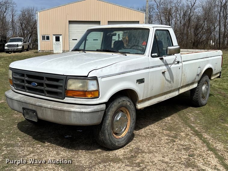 image for item FC5540 1995 Ford F250 pickup truck