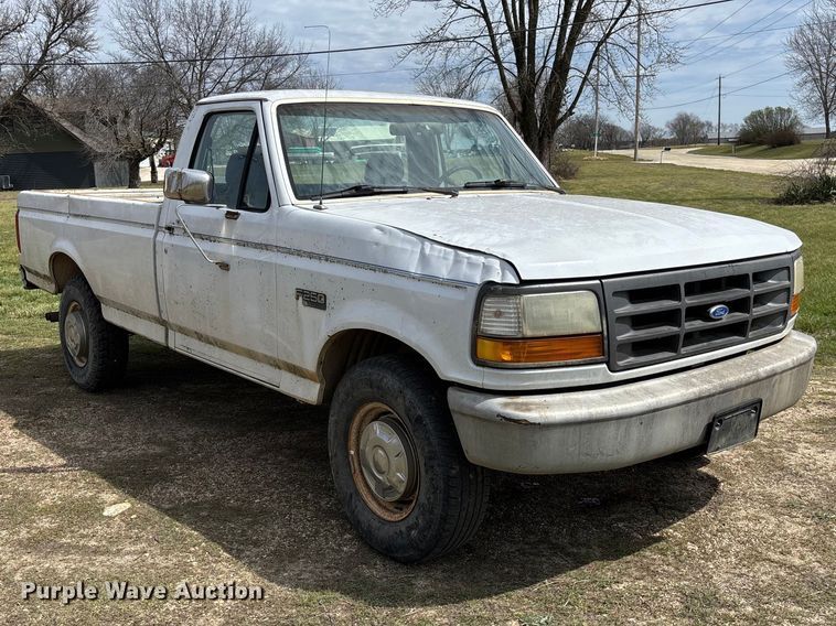 image for item FC5540 1995 Ford F250 pickup truck