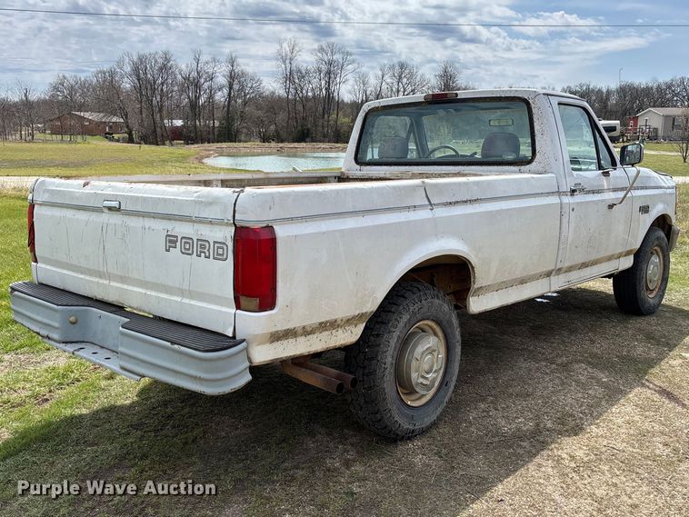 image for item FC5540 1995 Ford F250 pickup truck