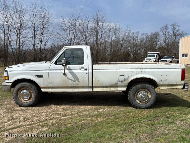 image for item FC5540 1995 Ford F250 pickup truck