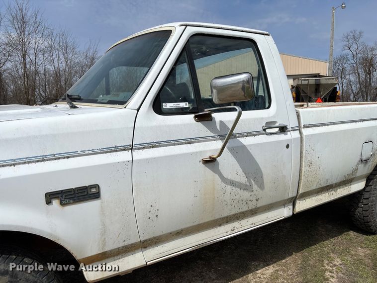 image for item FC5540 1995 Ford F250 pickup truck