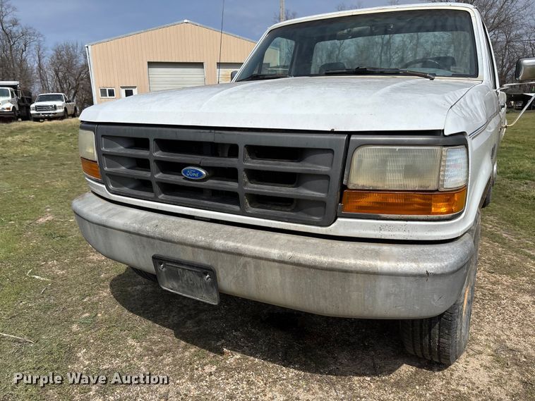 image for item FC5540 1995 Ford F250 pickup truck