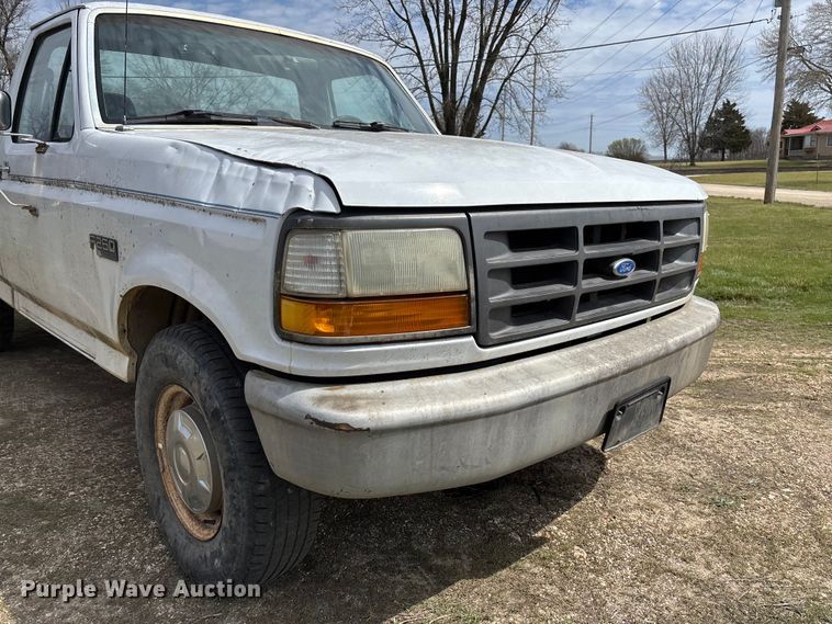 image for item FC5540 1995 Ford F250 pickup truck