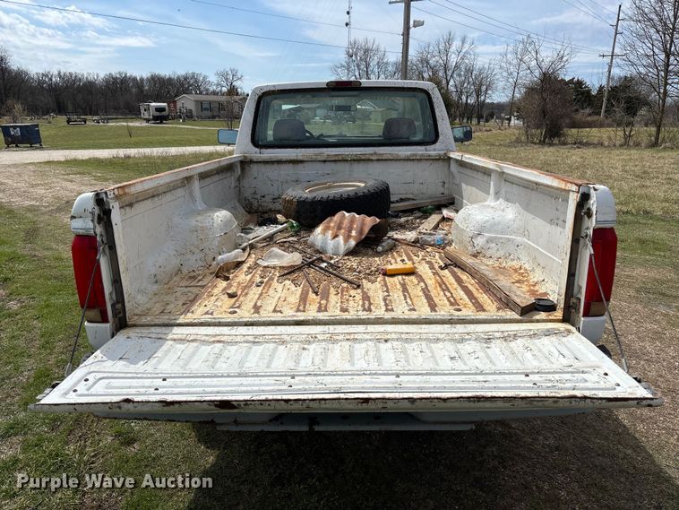image for item FC5540 1995 Ford F250 pickup truck