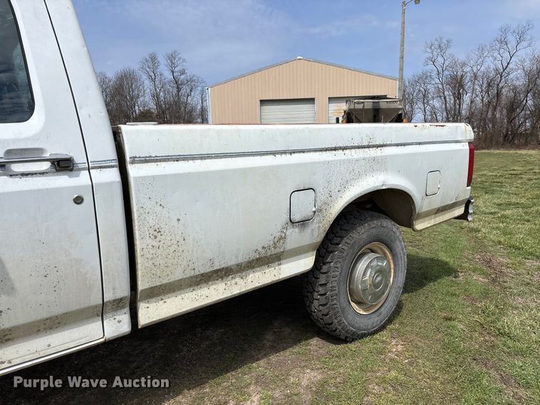 image for item FC5540 1995 Ford F250 pickup truck