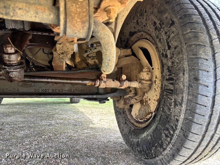 image for item FC5540 1995 Ford F250 pickup truck