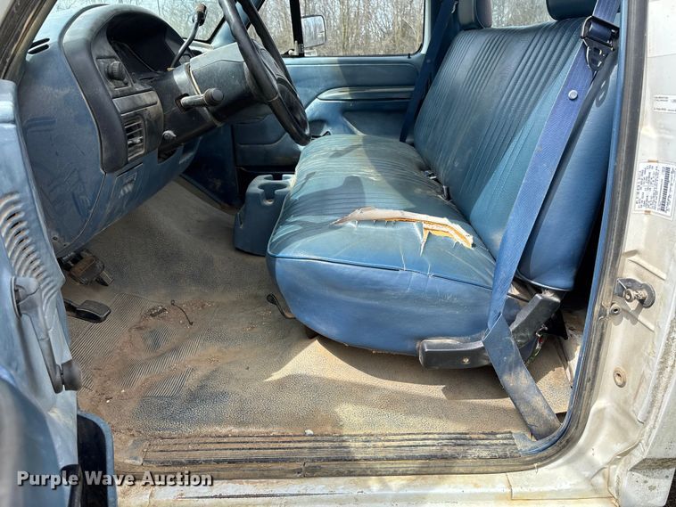 image for item FC5540 1995 Ford F250 pickup truck