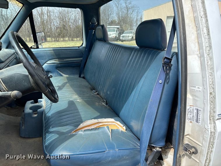 image for item FC5540 1995 Ford F250 pickup truck