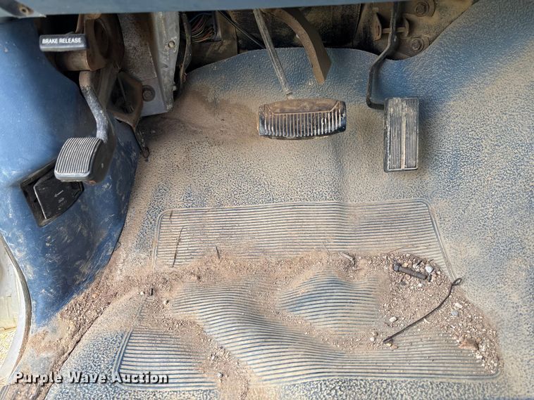 image for item FC5540 1995 Ford F250 pickup truck