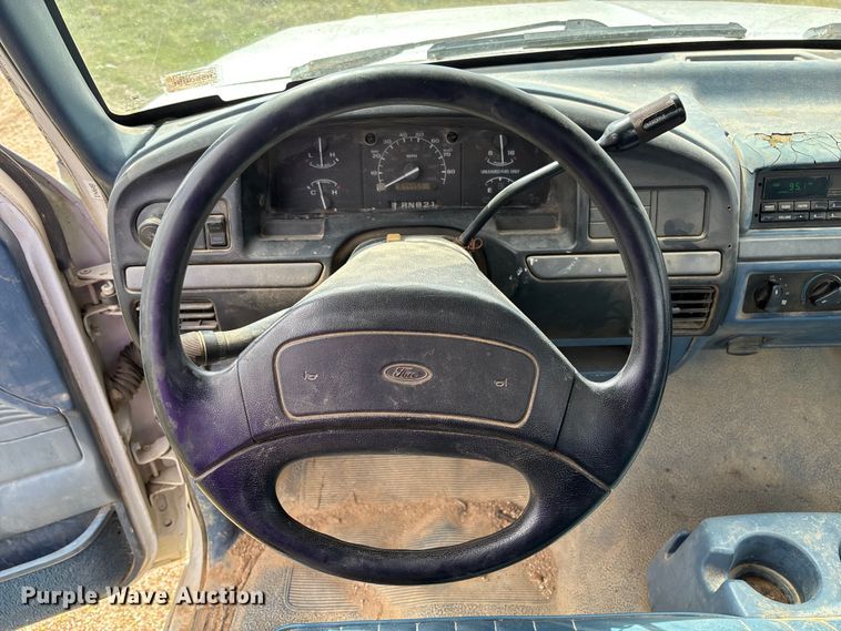 image for item FC5540 1995 Ford F250 pickup truck