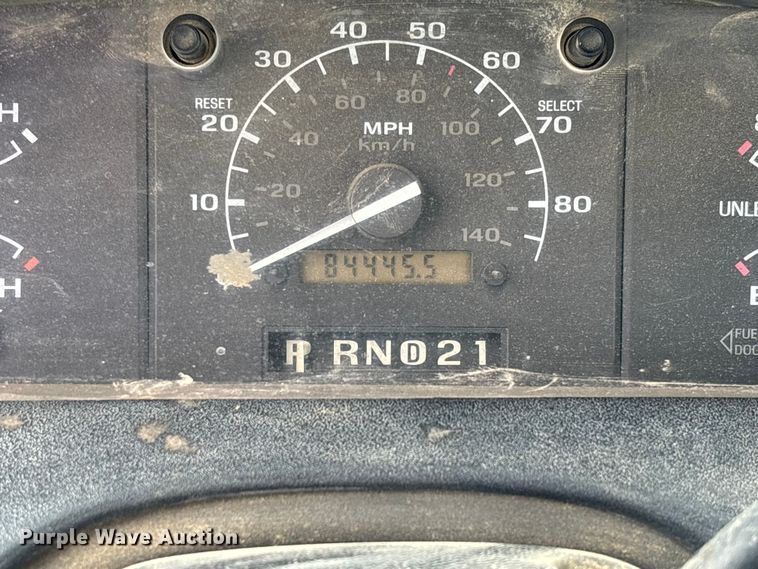 image for item FC5540 1995 Ford F250 pickup truck