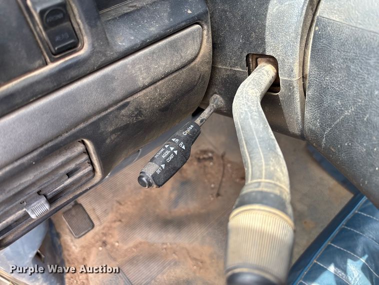 image for item FC5540 1995 Ford F250 pickup truck