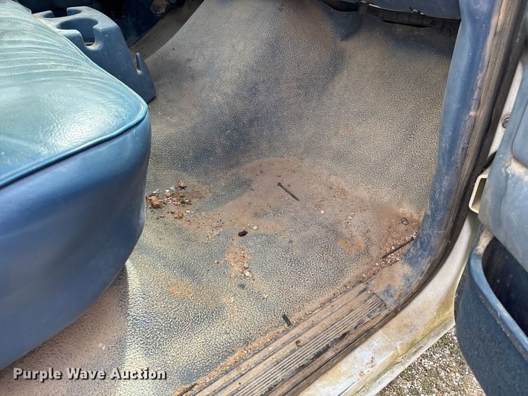 image for item FC5540 1995 Ford F250 pickup truck