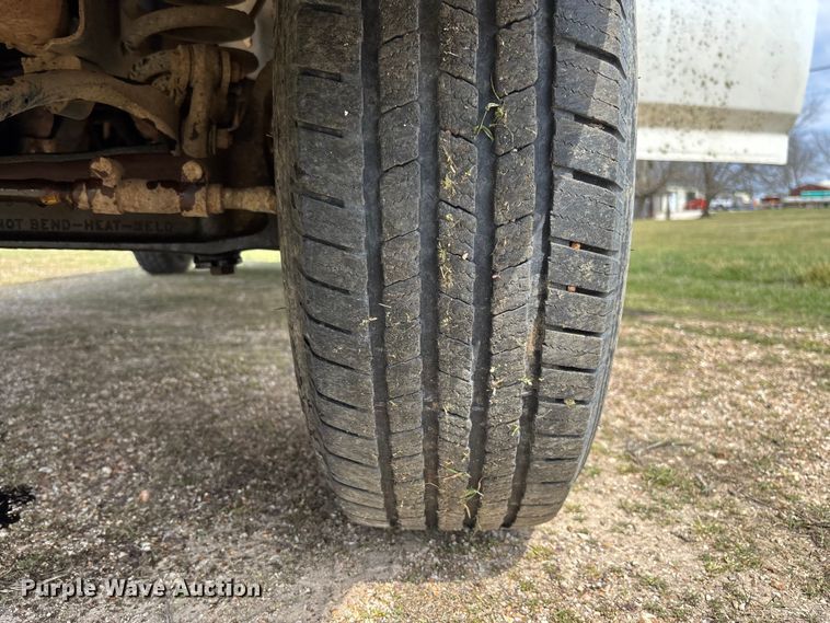 image for item FC5540 1995 Ford F250 pickup truck