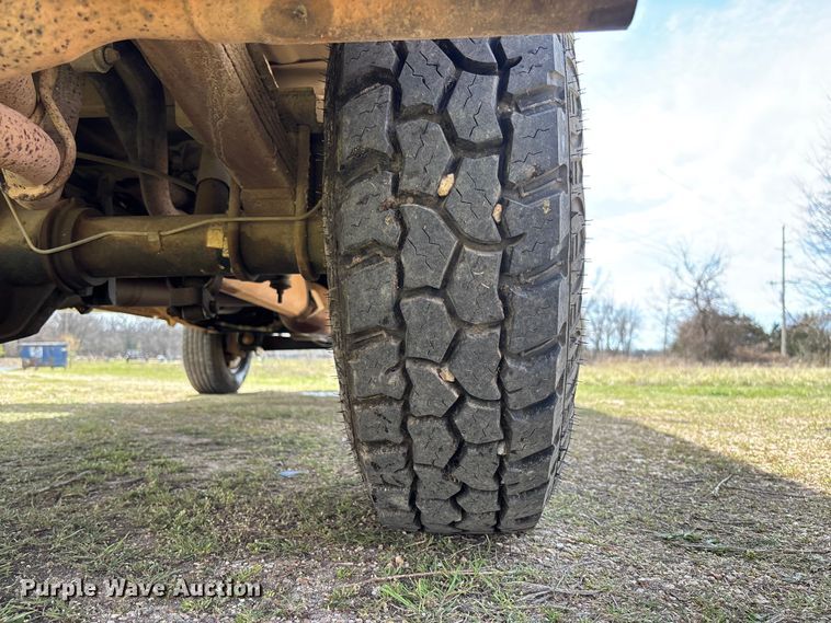 image for item FC5540 1995 Ford F250 pickup truck