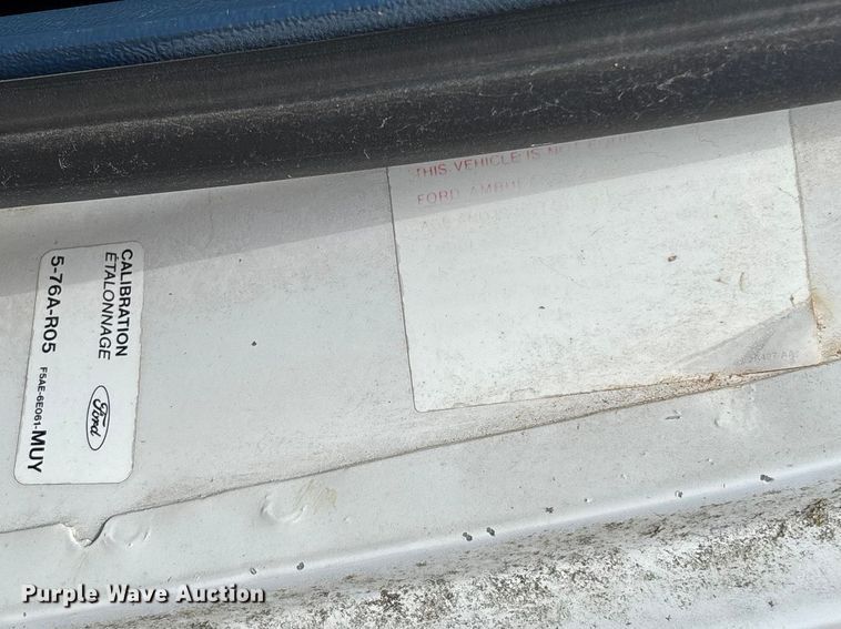 image for item FC5540 1995 Ford F250 pickup truck