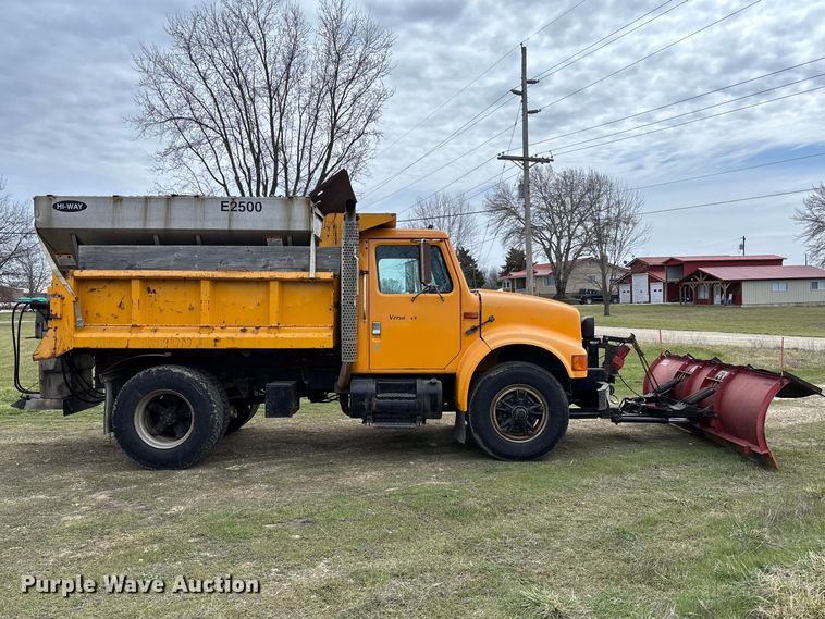 image for item FC5541 1992 International 4900 dump truck