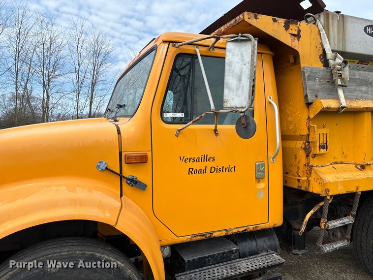 image for item FC5541 1992 International 4900 dump truck