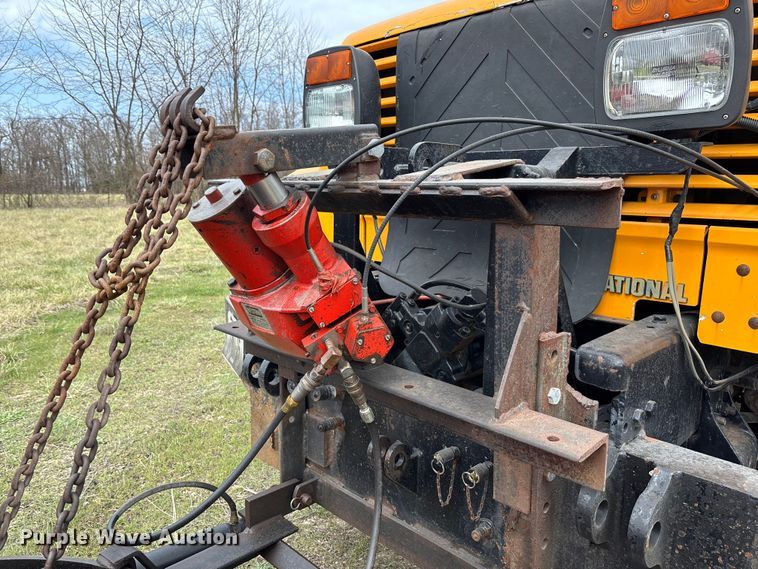image for item FC5541 1992 International 4900 dump truck
