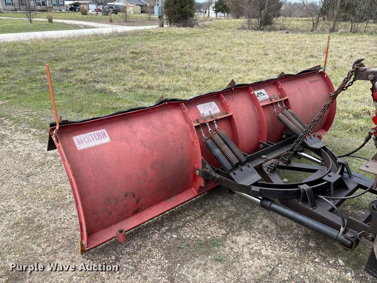 image for item FC5541 1992 International 4900 dump truck