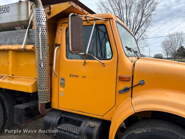 image for item FC5541 1992 International 4900 dump truck