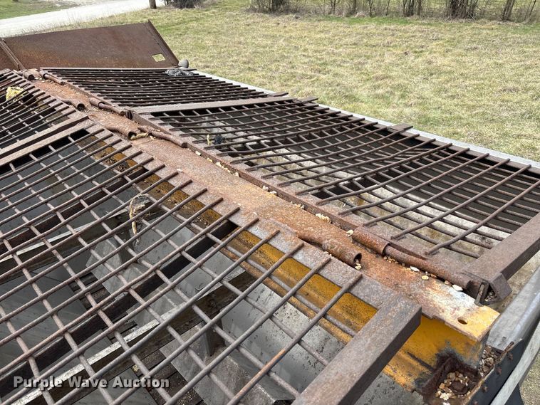 image for item FC5541 1992 International 4900 dump truck