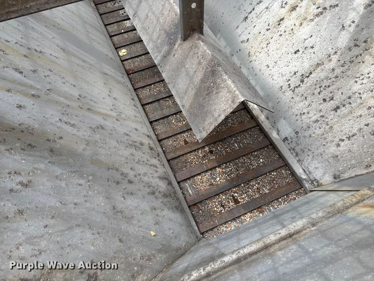 image for item FC5541 1992 International 4900 dump truck