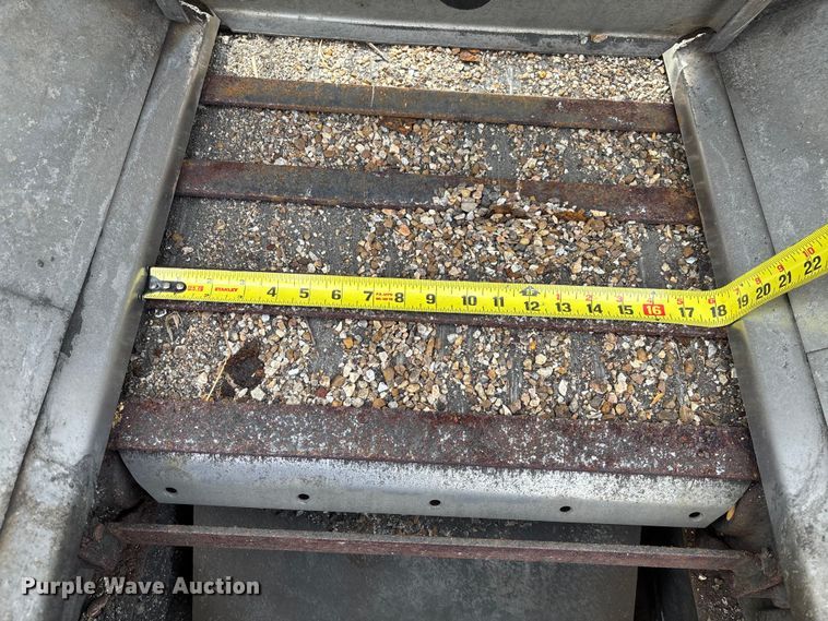 image for item FC5541 1992 International 4900 dump truck