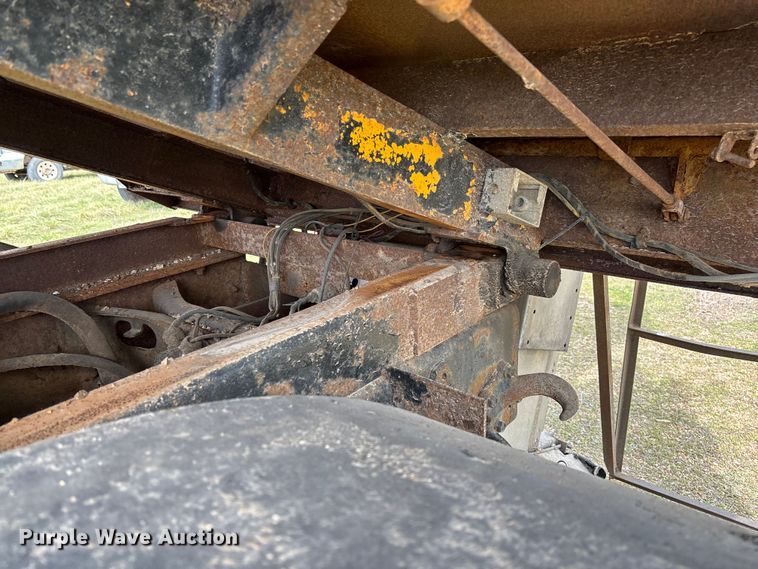 image for item FC5541 1992 International 4900 dump truck