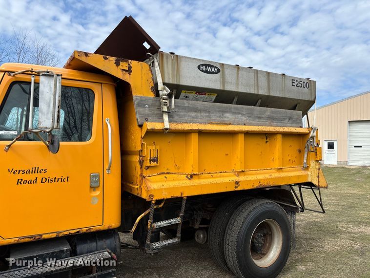 image for item FC5541 1992 International 4900 dump truck