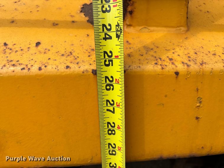 image for item FC5541 1992 International 4900 dump truck