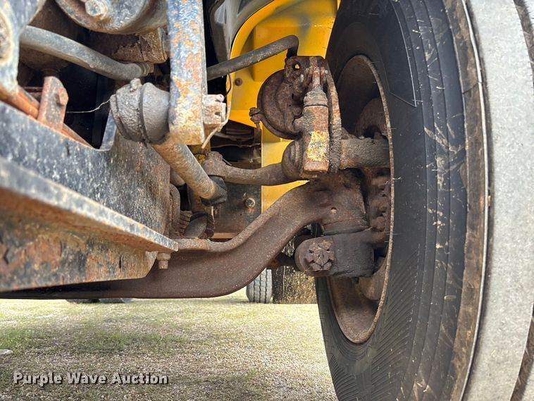 image for item FC5541 1992 International 4900 dump truck