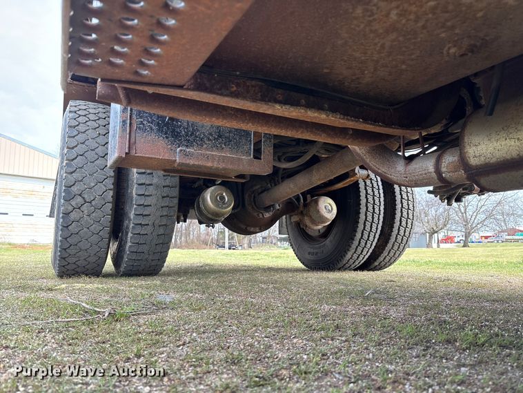 image for item FC5541 1992 International 4900 dump truck