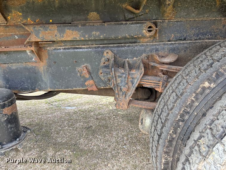 image for item FC5541 1992 International 4900 dump truck