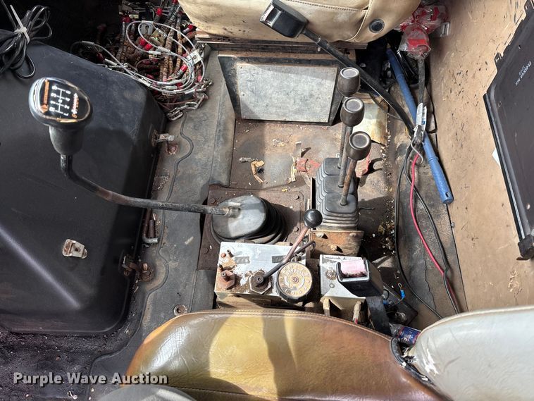 image for item FC5541 1992 International 4900 dump truck