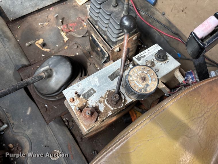 image for item FC5541 1992 International 4900 dump truck