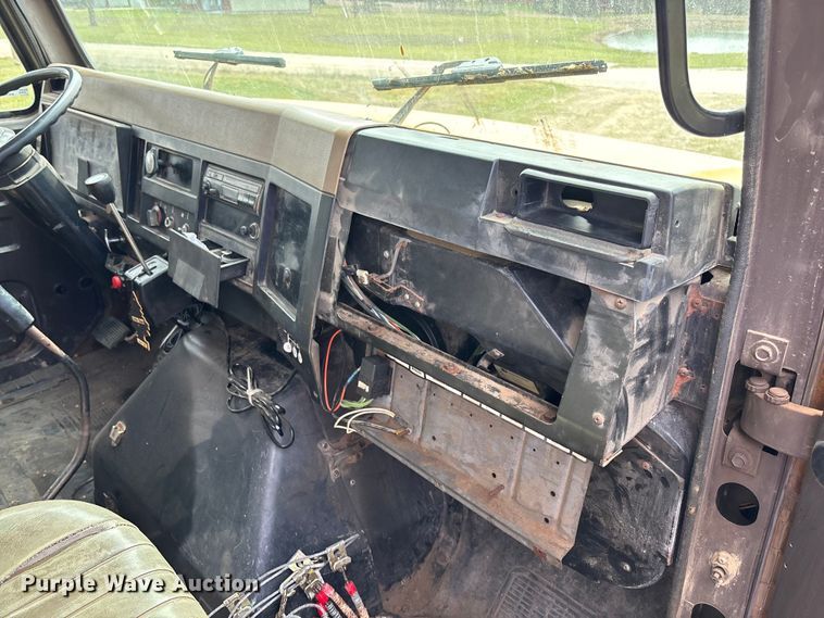 image for item FC5541 1992 International 4900 dump truck