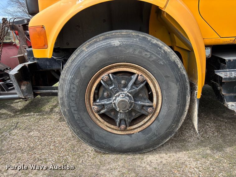 image for item FC5541 1992 International 4900 dump truck