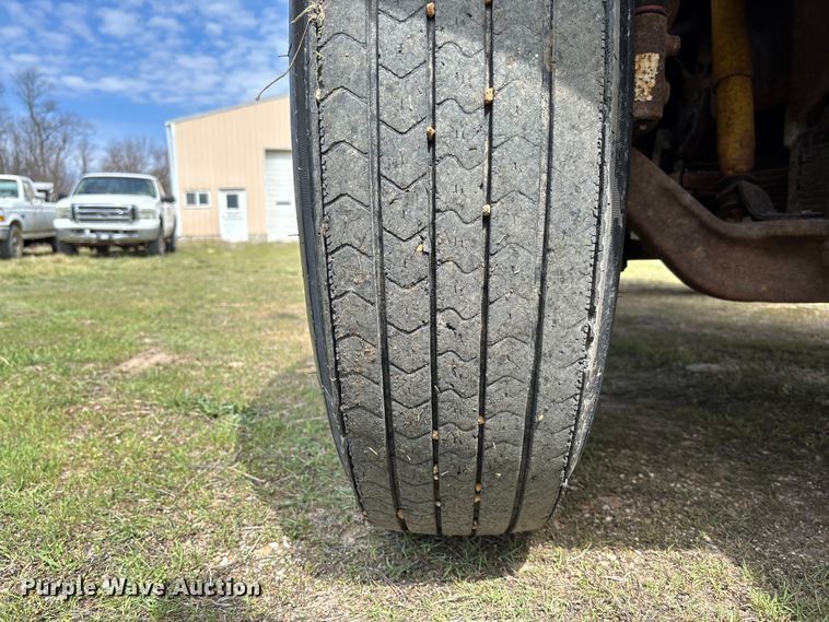image for item FC5541 1992 International 4900 dump truck