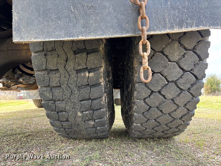 image for item FC5541 1992 International 4900 dump truck